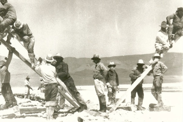 Early days at Owens Lake trona mine