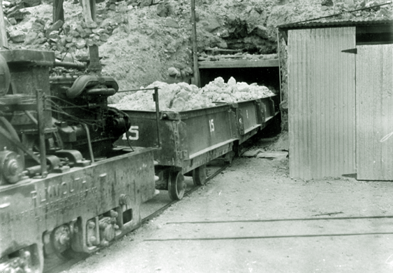 Baby gauge railroad with ore at the Widow mine